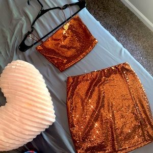 Crop top with the skirt!!!